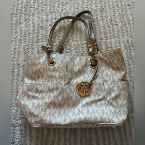 MK logo Vanilla Jet Set Tote